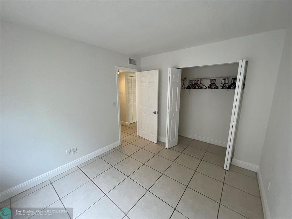 For Sale: $209,900 (2 beds, 2 baths, 950 Square Feet)