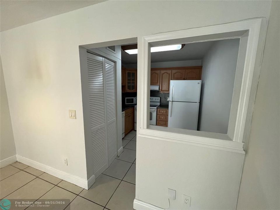 For Sale: $209,900 (2 beds, 2 baths, 950 Square Feet)