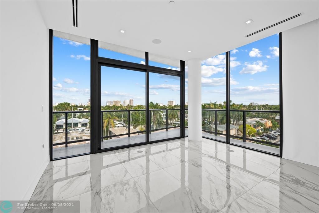 Active With Contract: $4,250,000 (3 beds, 4 baths, 3131 Square Feet)