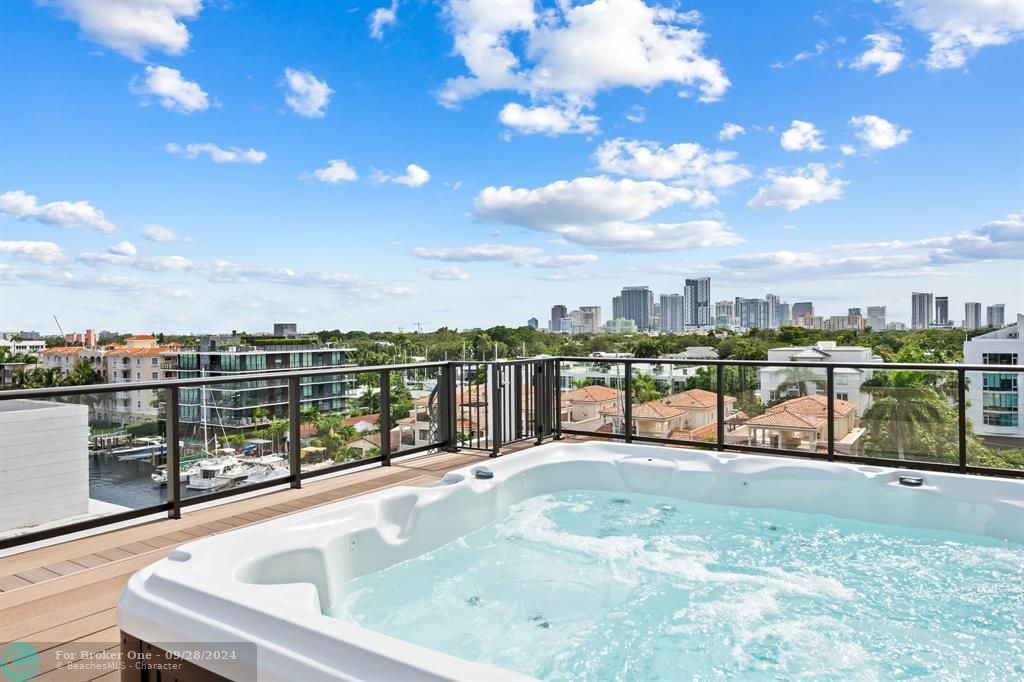 Active With Contract: $4,250,000 (3 beds, 4 baths, 3131 Square Feet)