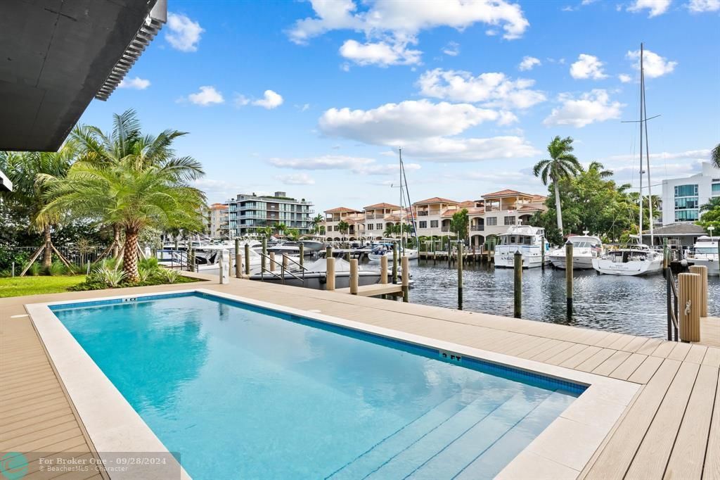 Active With Contract: $4,250,000 (3 beds, 4 baths, 3131 Square Feet)