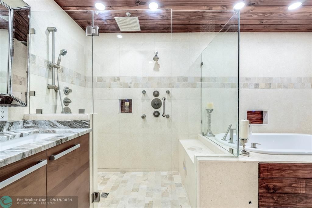 En Venta: $2,395,000 (3 camas, 3 baños, 1854 Pies cuadrados)