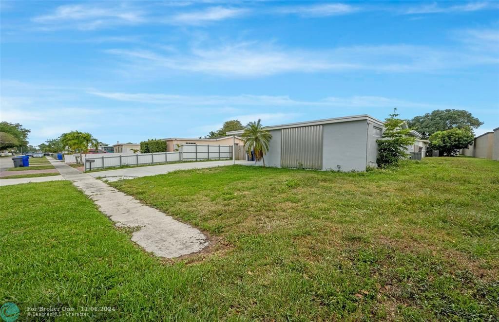 Active With Contract: $609,999 (4 beds, 2 baths, 1264 Square Feet)