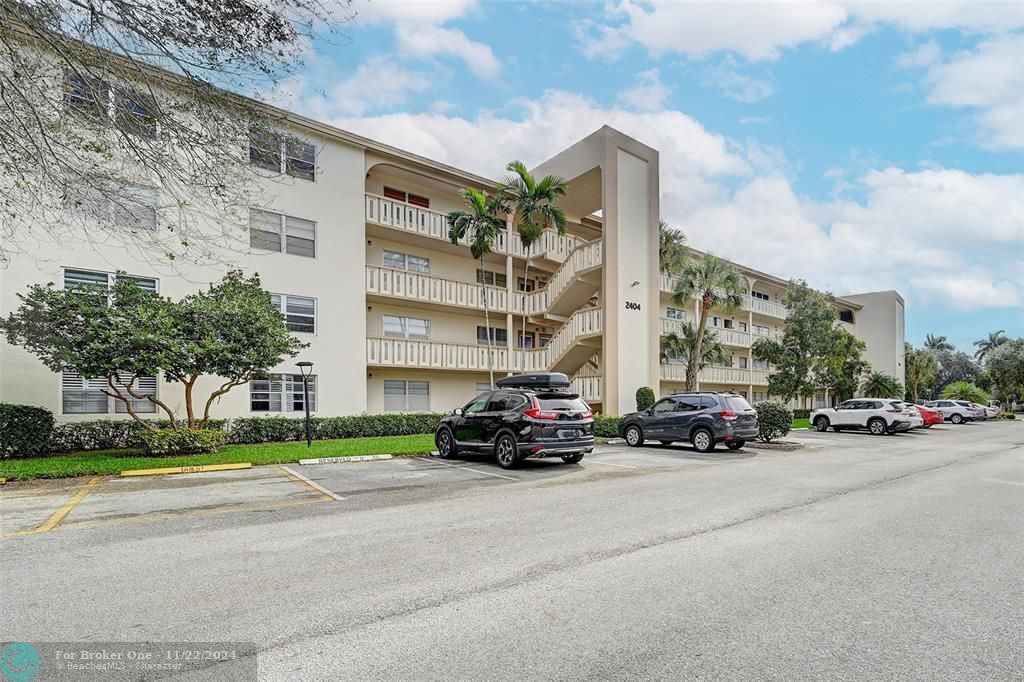 Active With Contract: $99,500 (1 beds, 1 baths, 764 Square Feet)