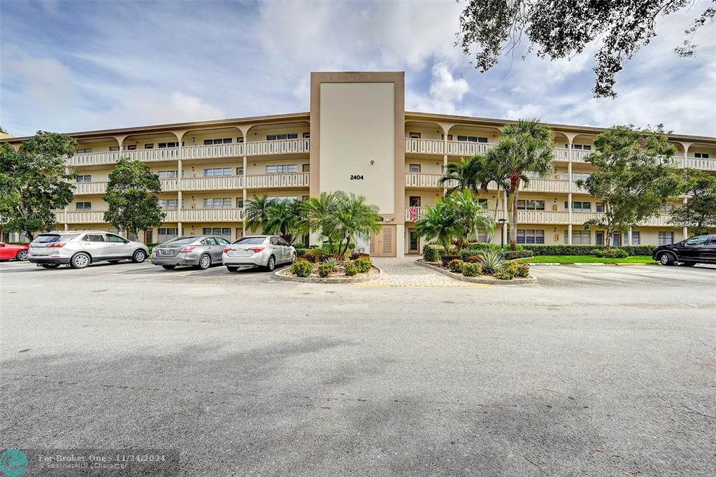 Active With Contract: $99,500 (1 beds, 1 baths, 764 Square Feet)