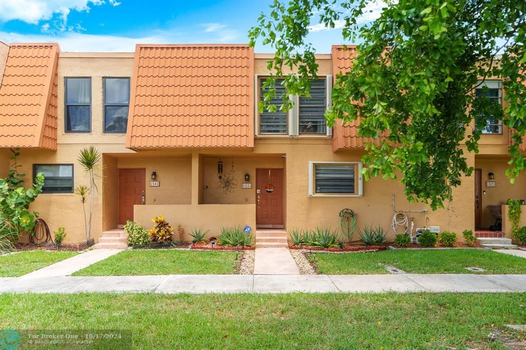 For Sale: $410,000 (3 beds, 2 baths, 1472 Square Feet)