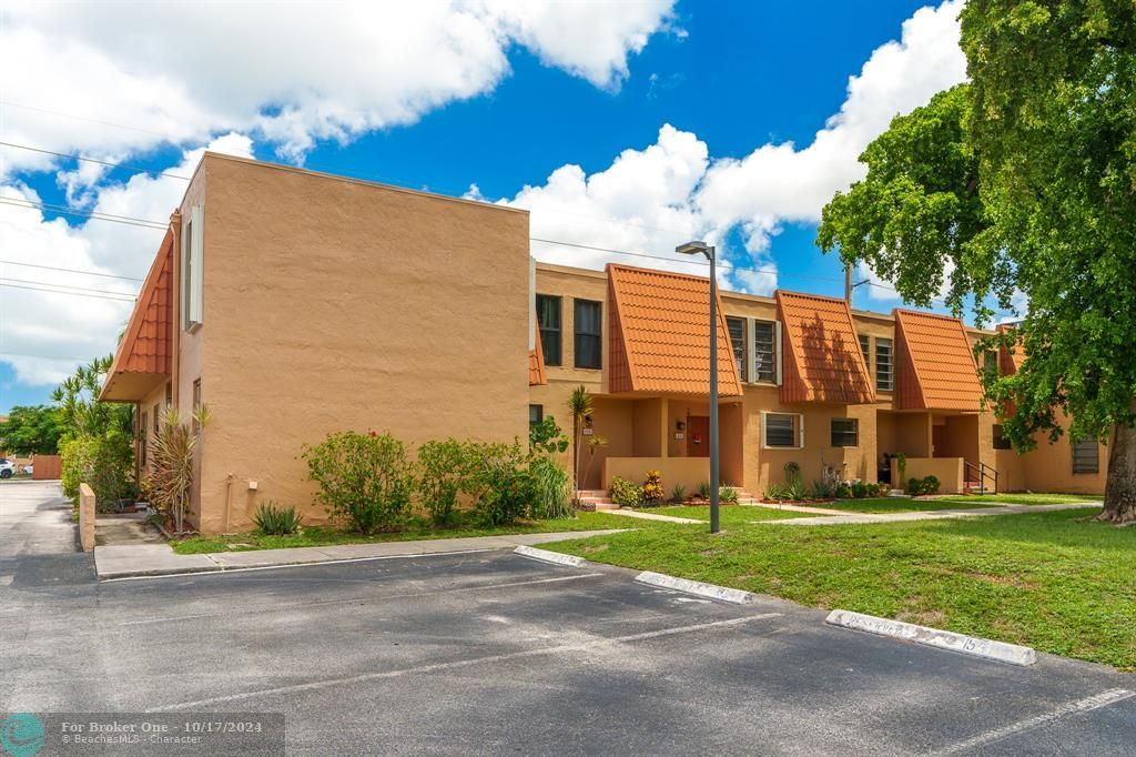 For Sale: $410,000 (3 beds, 2 baths, 1472 Square Feet)