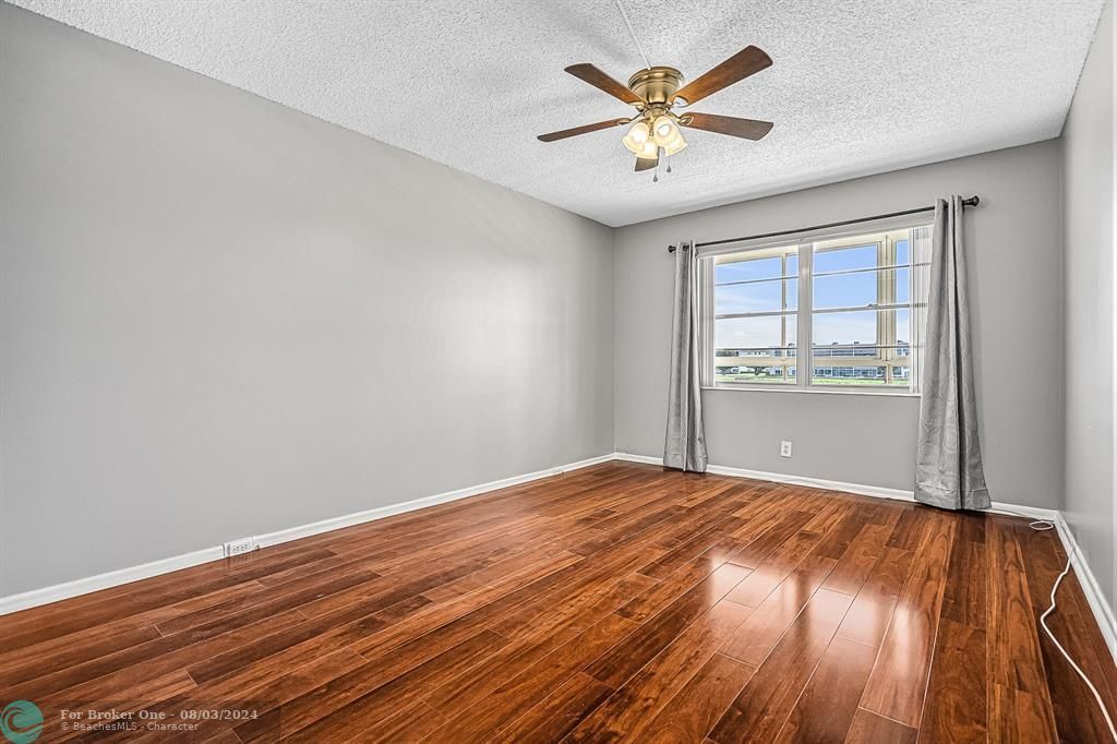 Recently Rented: $2,000 (2 beds, 1 baths, 861 Square Feet)