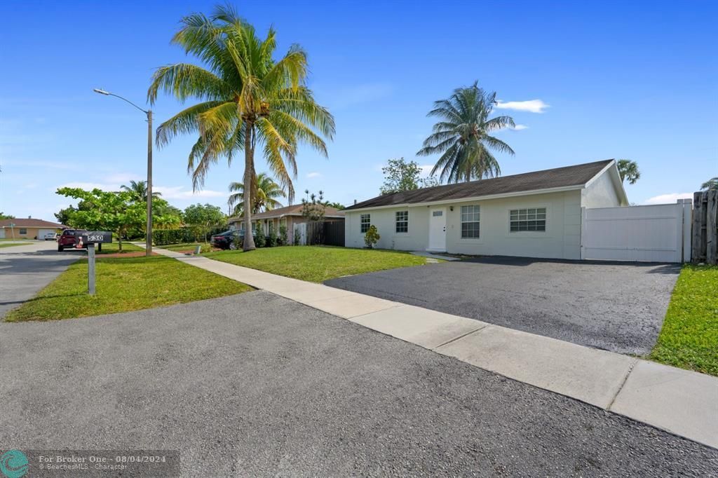 For Sale: $499,000 (3 beds, 2 baths, 1635 Square Feet)