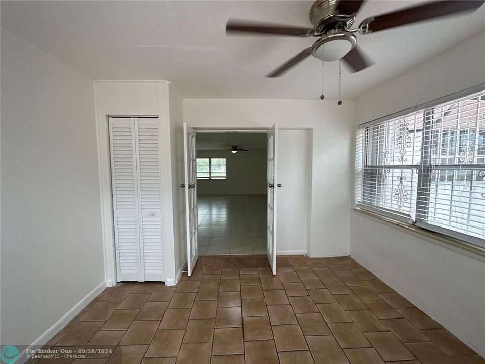 Active With Contract: $3,200 (5 beds, 2 baths, 2250 Square Feet)