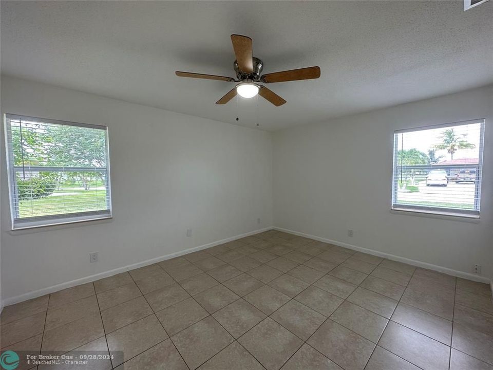 Active With Contract: $3,200 (5 beds, 2 baths, 2250 Square Feet)