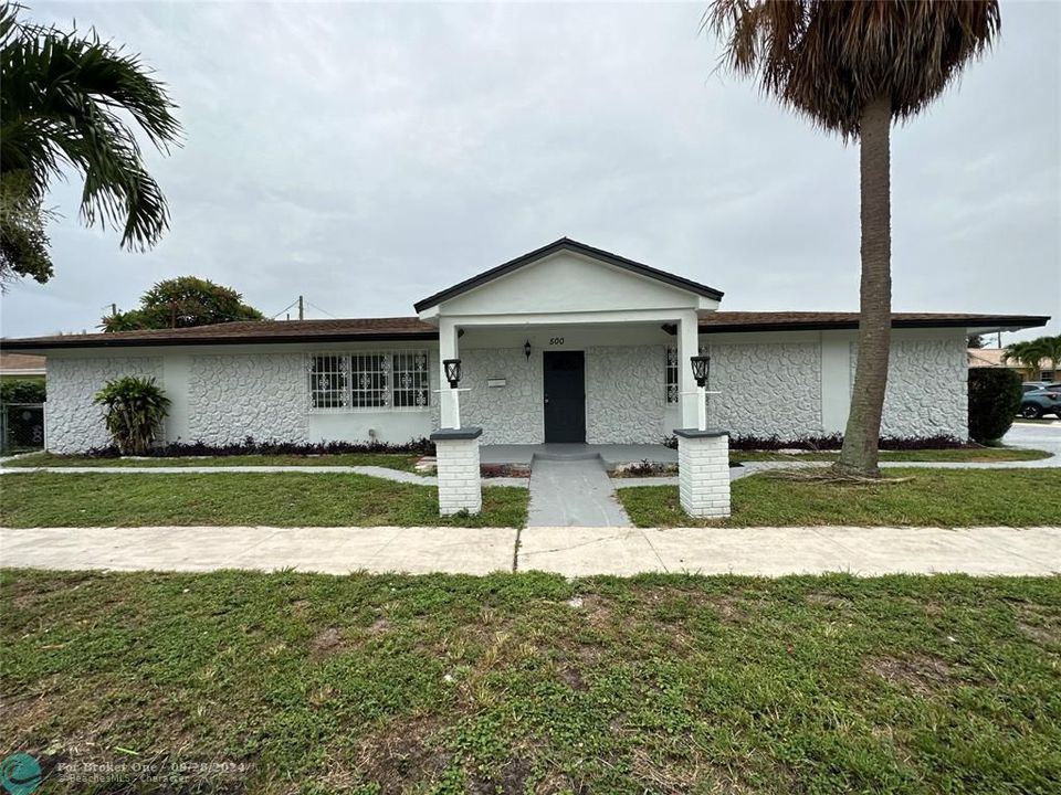 Active With Contract: $3,200 (5 beds, 2 baths, 2250 Square Feet)