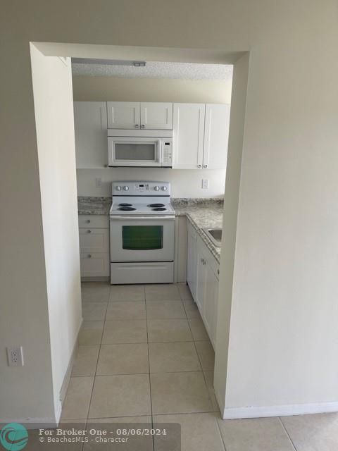 Recently Rented: $1,750 (1 beds, 1 baths, 850 Square Feet)