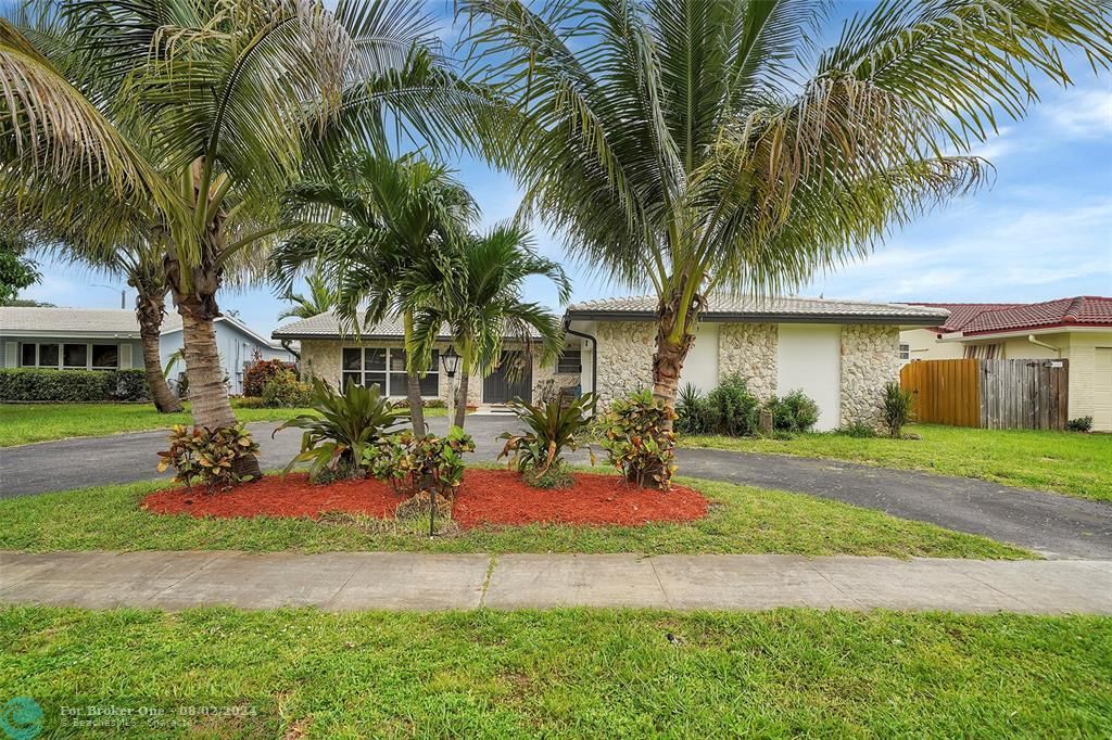 Active With Contract: $795,000 (4 beds, 2 baths, 2280 Square Feet)