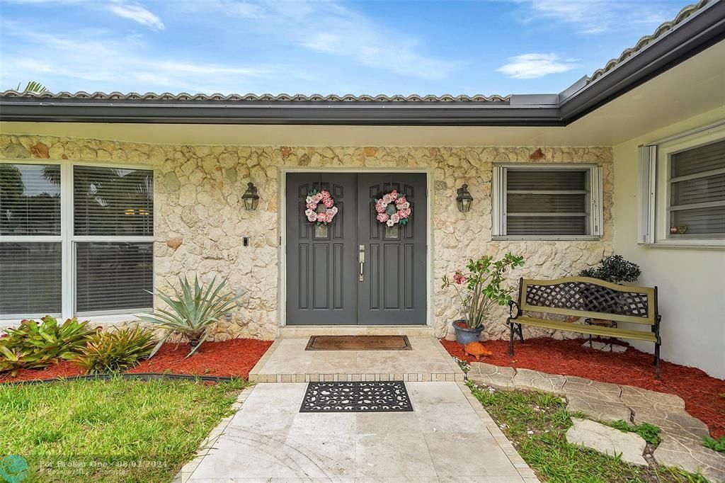 Active With Contract: $795,000 (4 beds, 2 baths, 2280 Square Feet)