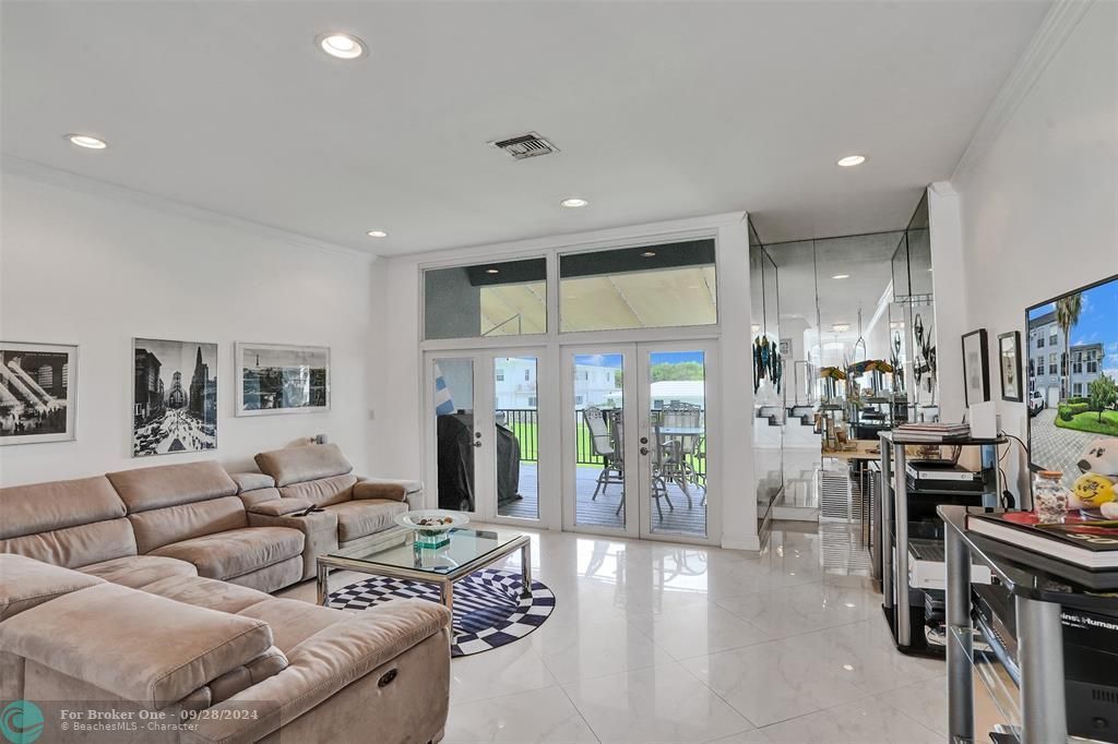 Active With Contract: $875,000 (3 beds, 3 baths, 2343 Square Feet)