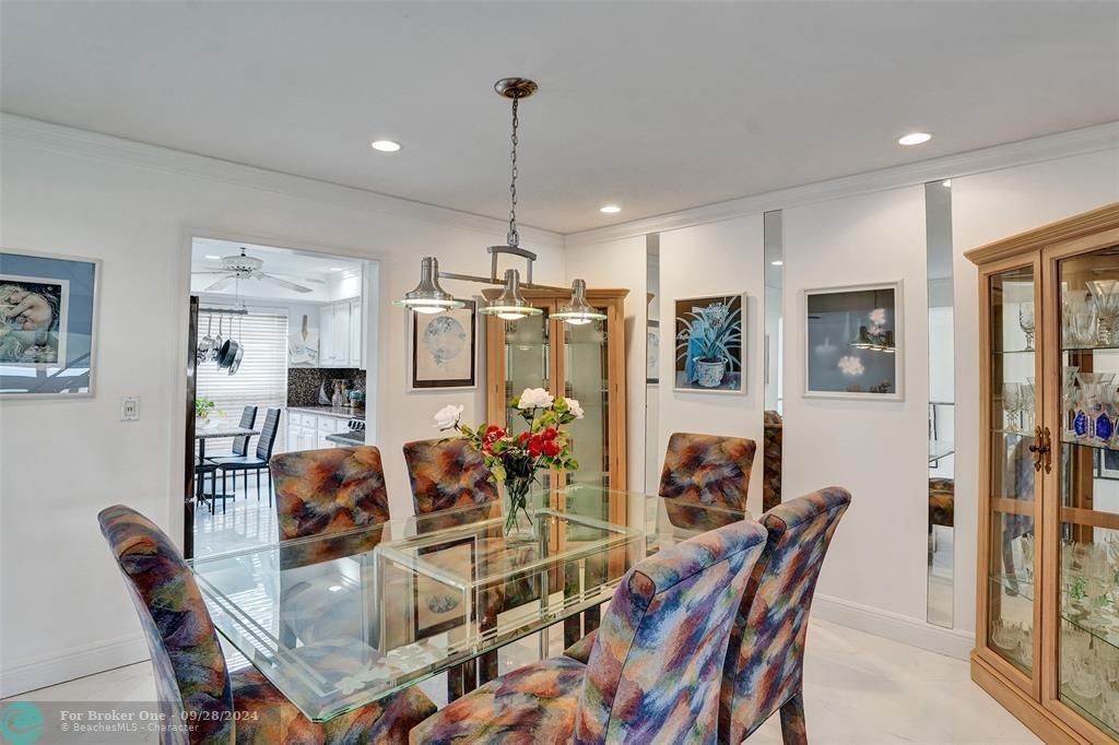 Active With Contract: $875,000 (3 beds, 3 baths, 2343 Square Feet)