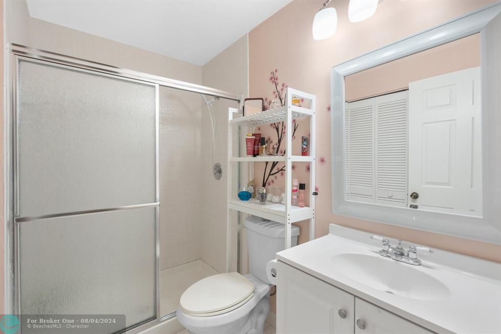 For Sale: $379,900 (2 beds, 2 baths, 1796 Square Feet)