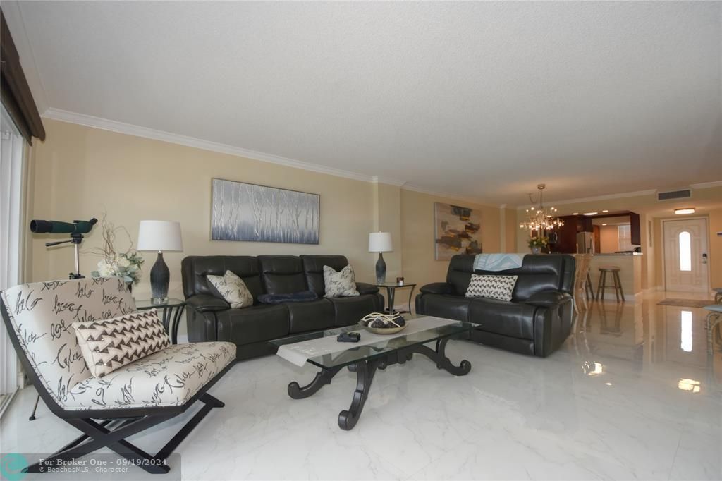 Active With Contract: $4,500 (2 beds, 2 baths, 1310 Square Feet)