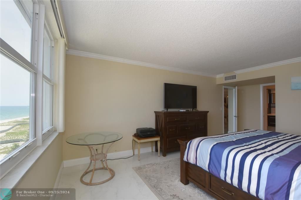 Active With Contract: $4,500 (2 beds, 2 baths, 1310 Square Feet)