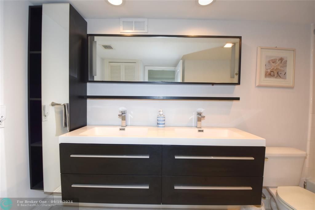 Active With Contract: $4,500 (2 beds, 2 baths, 1310 Square Feet)