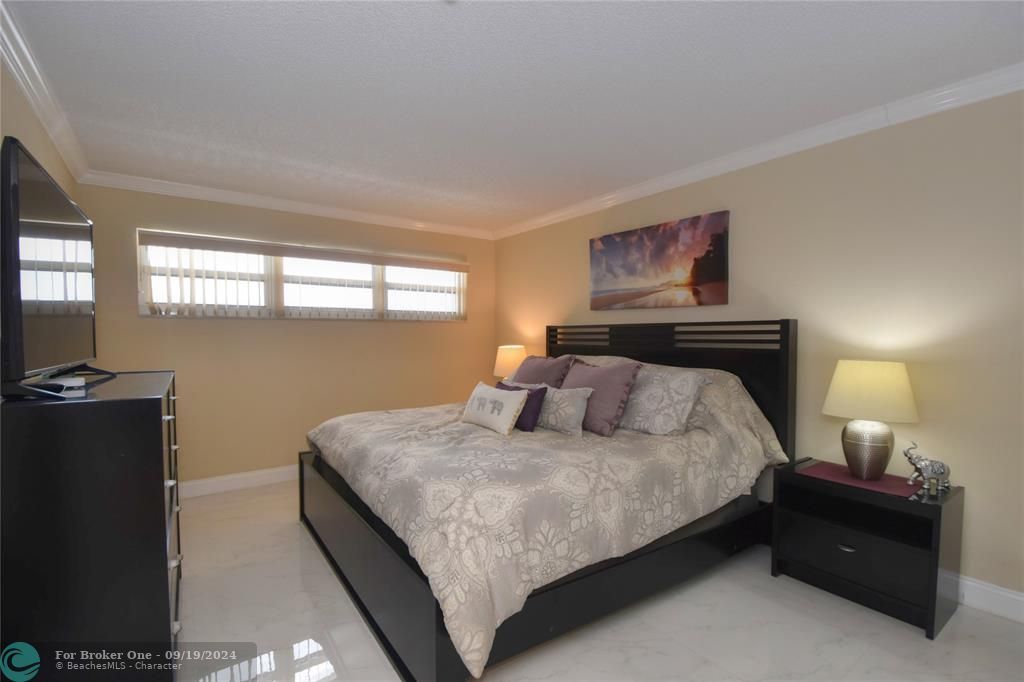 Active With Contract: $4,500 (2 beds, 2 baths, 1310 Square Feet)