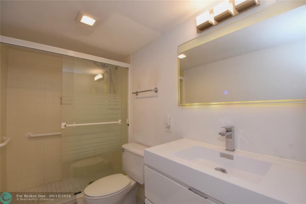 Active With Contract: $4,500 (2 beds, 2 baths, 1310 Square Feet)