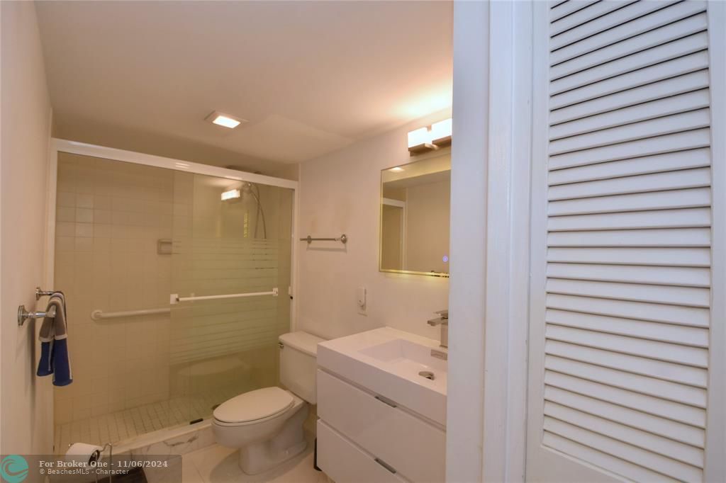 Active With Contract: $4,500 (2 beds, 2 baths, 1310 Square Feet)