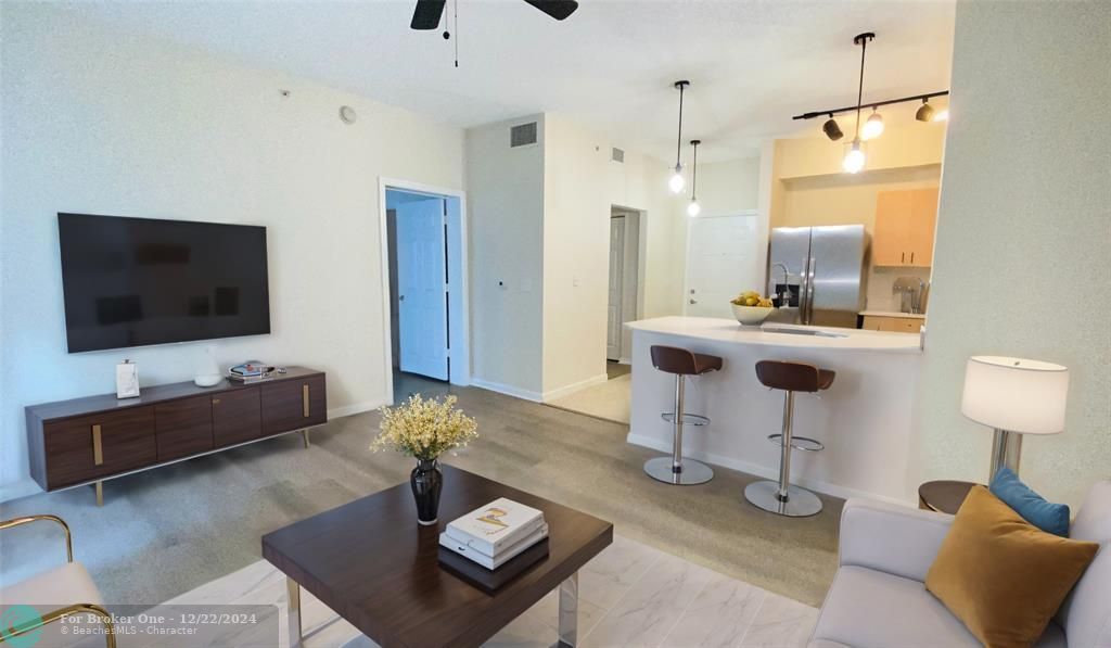 Active With Contract: $289,900 (1 beds, 1 baths, 667 Square Feet)