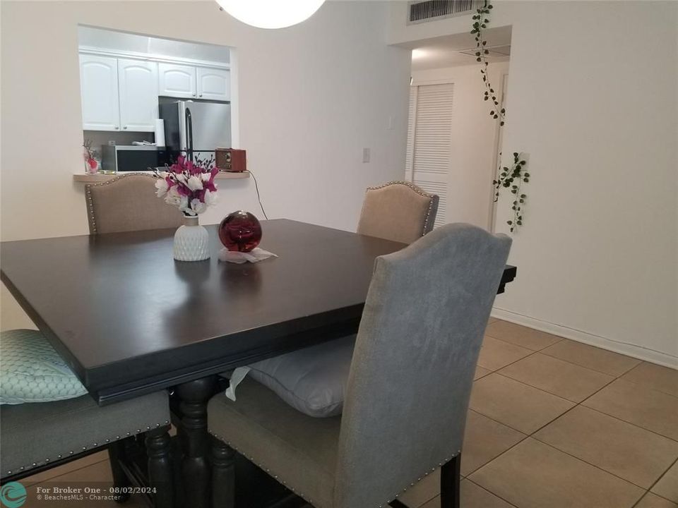 En Venta: $339,000 (1 camas, 1 baños, 1005 Pies cuadrados)