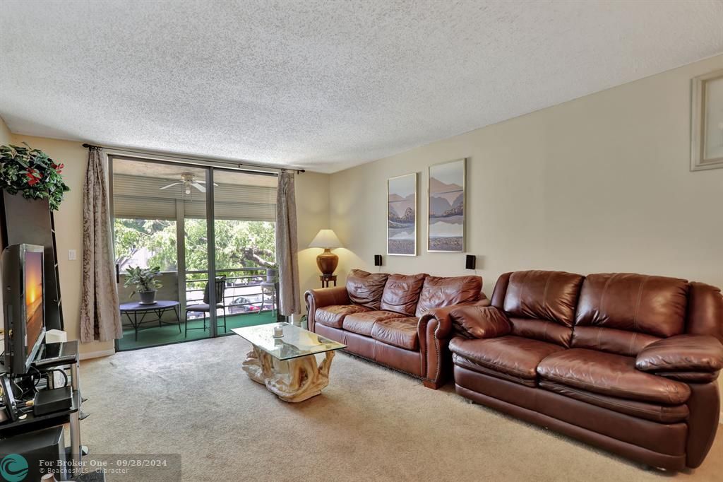 Active With Contract: $115,000 (2 beds, 2 baths, 1010 Square Feet)