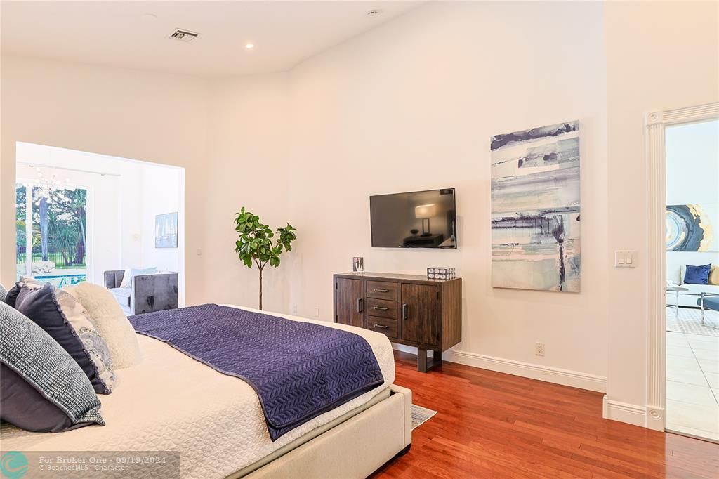 Active With Contract: $1,500,000 (4 beds, 3 baths, 3124 Square Feet)