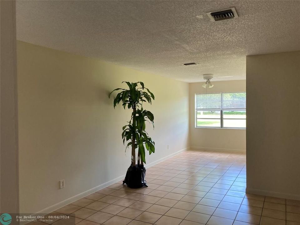 For Sale: $1,800 (2 beds, 1 baths, 0 Square Feet)