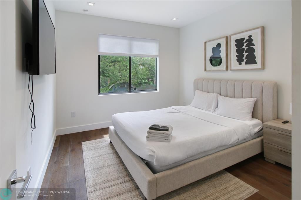 Active With Contract: $1,850,000 (4 beds, 4 baths, 2730 Square Feet)