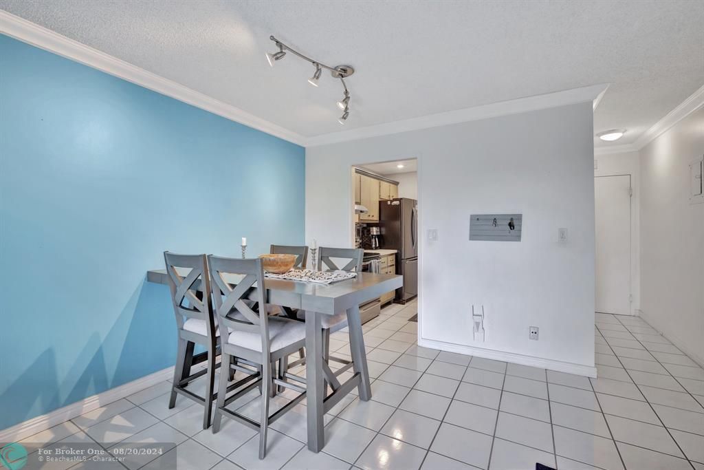 For Sale: $250,000 (2 beds, 1 baths, 850 Square Feet)