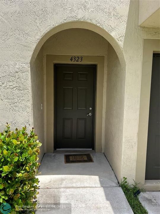 For Rent: $2,850 (3 beds, 2 baths, 1210 Square Feet)