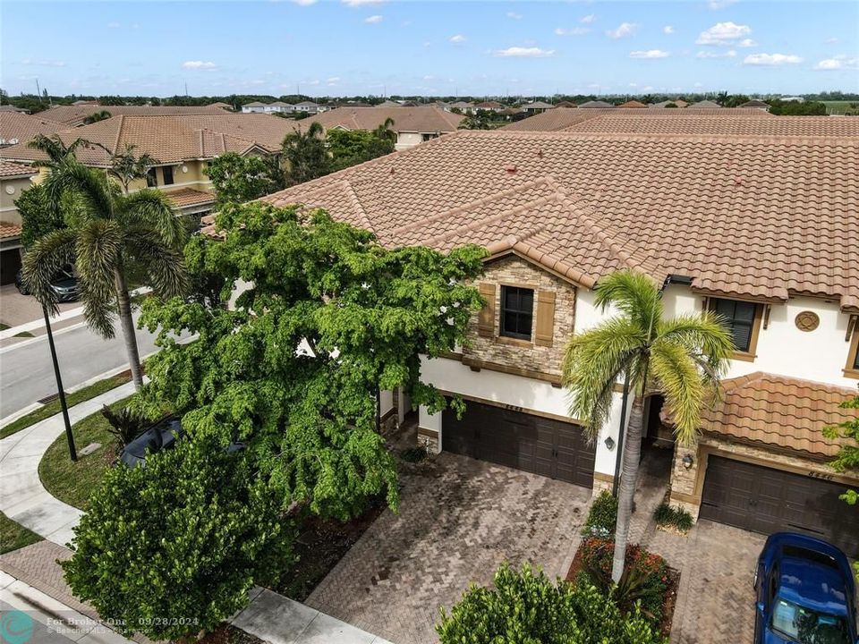 Active With Contract: $4,300 (4 beds, 3 baths, 1714 Square Feet)