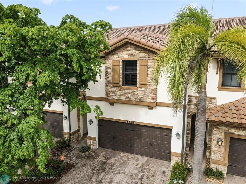 Active With Contract: $4,300 (4 beds, 3 baths, 1714 Square Feet)