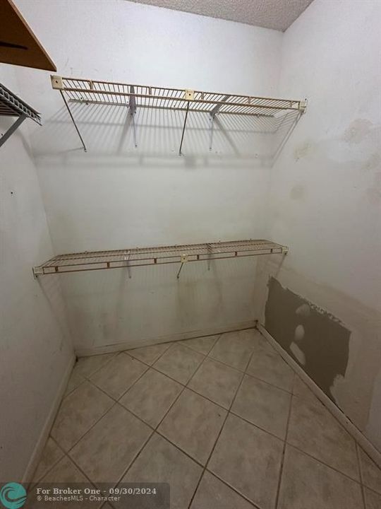 Activo con contrato: $120,000 (2 camas, 2 baños, 1019 Pies cuadrados)