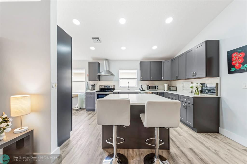 Active With Contract: $485,000 (3 beds, 2 baths, 1696 Square Feet)