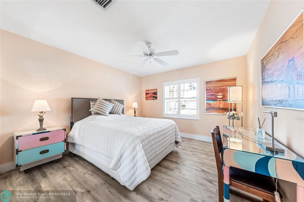 Active With Contract: $485,000 (3 beds, 2 baths, 1696 Square Feet)