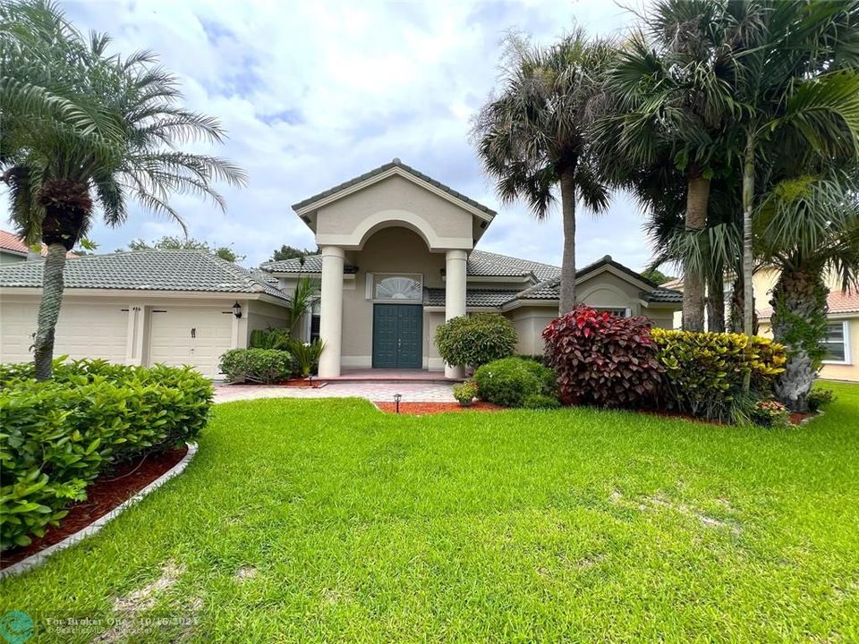 Active With Contract: $3,950 (5 beds, 3 baths, 2665 Square Feet)