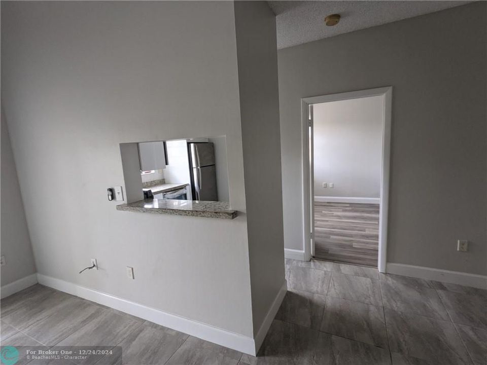 Active With Contract: $2,100 (2 beds, 2 baths, 854 Square Feet)