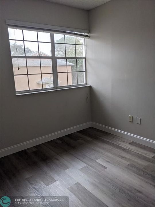 Active With Contract: $2,100 (2 beds, 2 baths, 854 Square Feet)