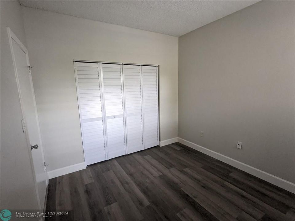 Active With Contract: $2,100 (2 beds, 2 baths, 854 Square Feet)