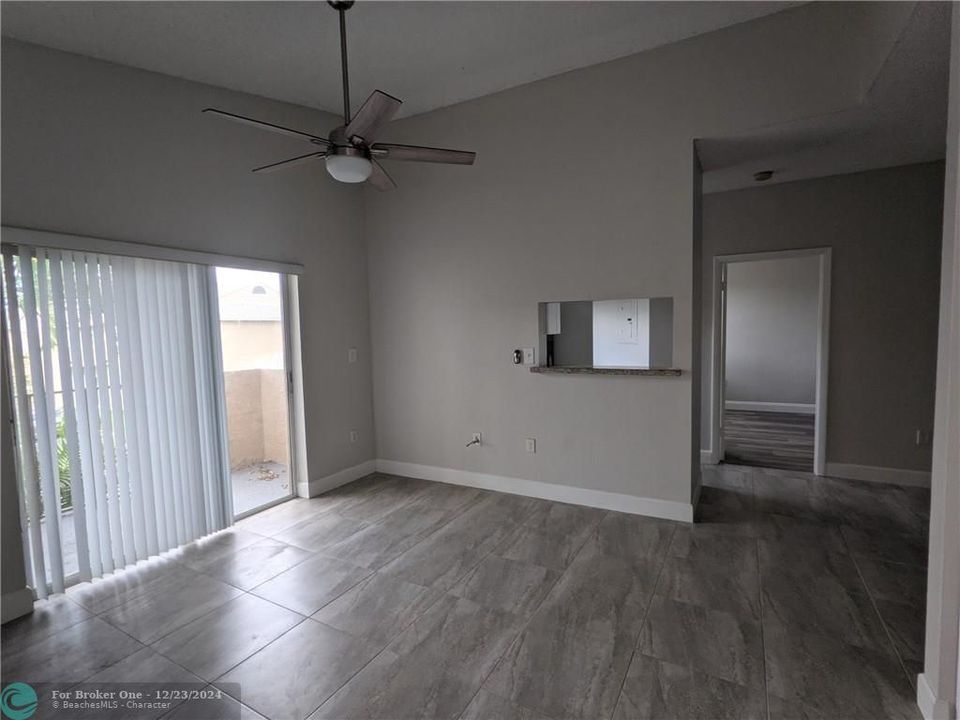 Active With Contract: $2,100 (2 beds, 2 baths, 854 Square Feet)