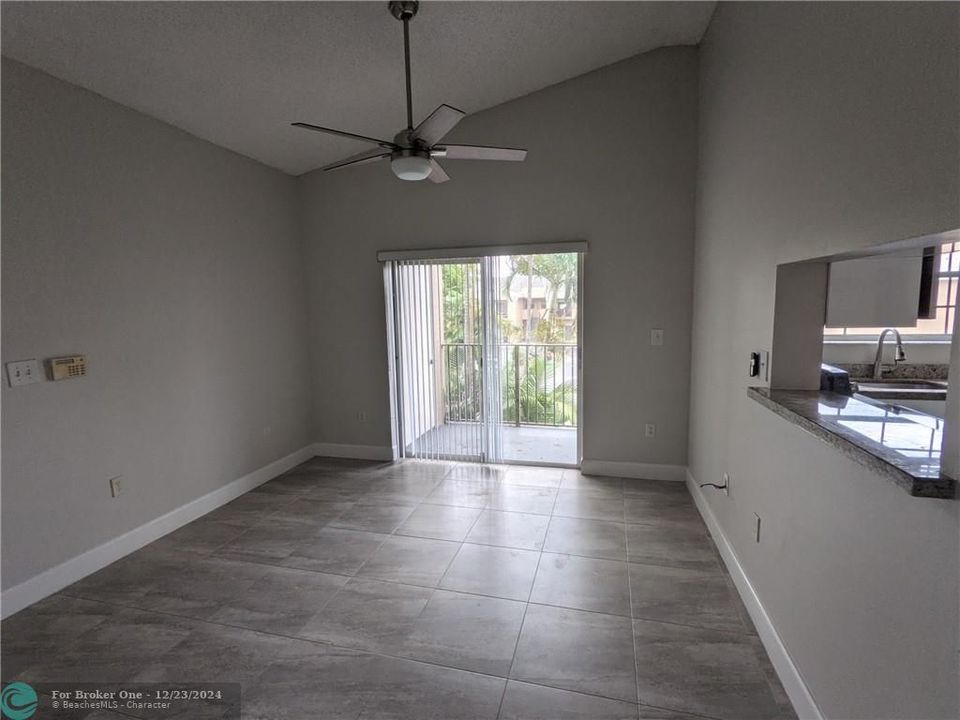 Active With Contract: $2,100 (2 beds, 2 baths, 854 Square Feet)