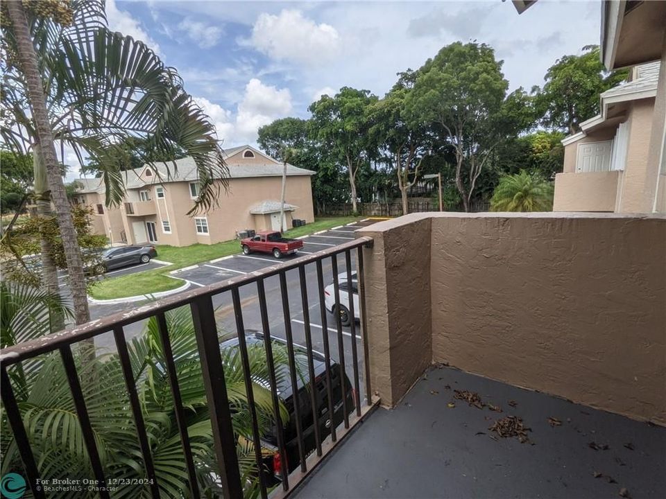 Active With Contract: $2,100 (2 beds, 2 baths, 854 Square Feet)