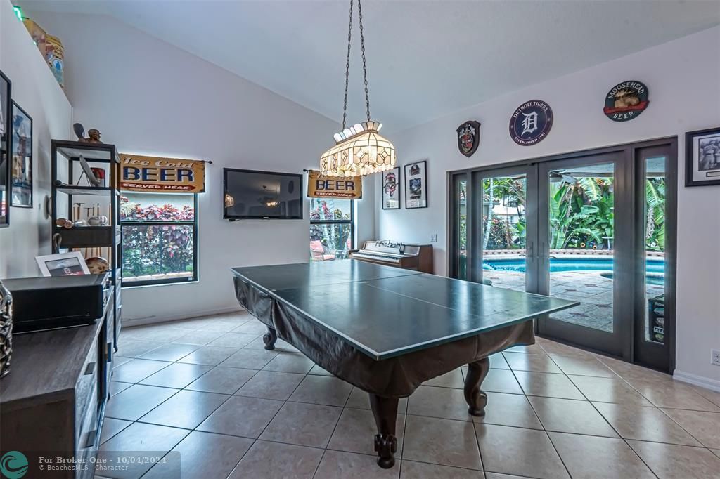 Active With Contract: $999,000 (4 beds, 3 baths, 2414 Square Feet)