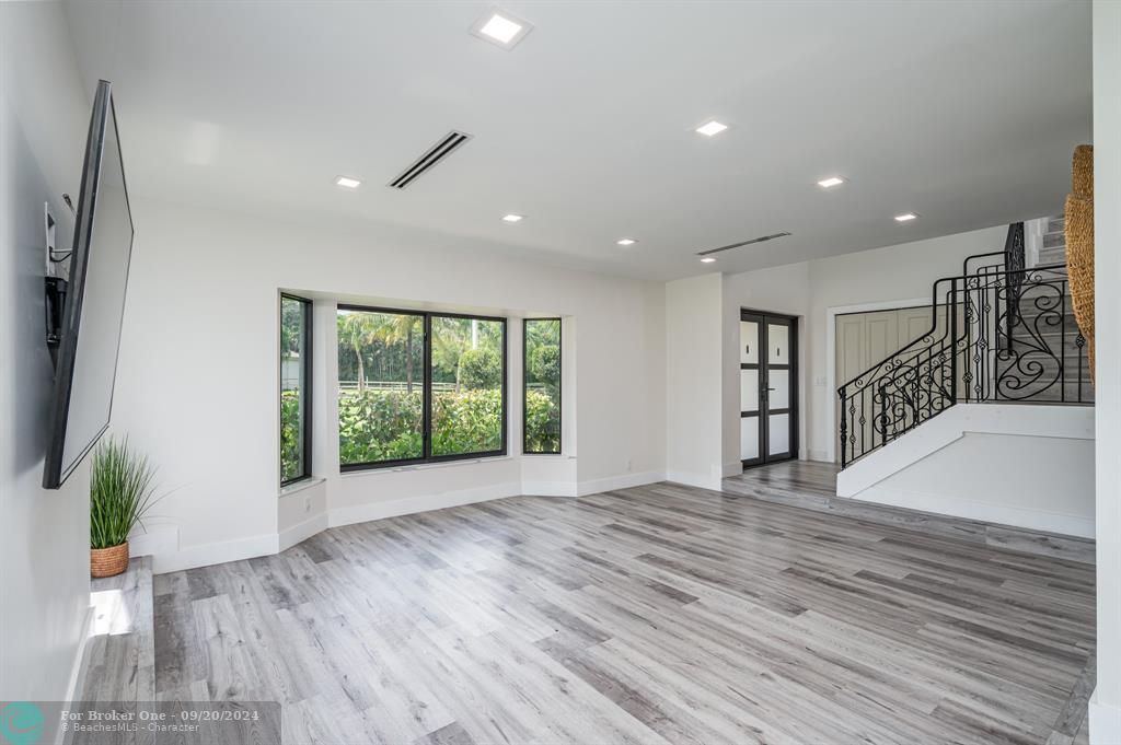 Active With Contract: $1,295,000 (4 beds, 4 baths, 2489 Square Feet)